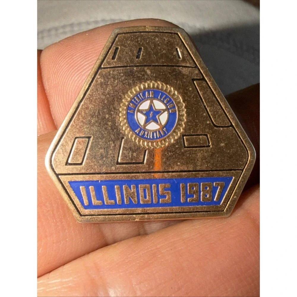 VTG‎ American Legion Auxiliary Illinois 1987 Lapel Pin Space Shuttle Clutch - Picture 3 of 4